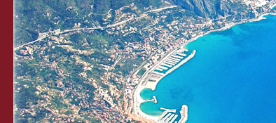 Cote d' Azur, Sicht aus dem Flugzeug &uuml;ber die Cote d' Azur in S&uuml;dfrankreich, Bild 3 von 6