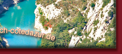 Blick in die Tiefe des Gorge du Verdon auf den Fluss Verdon mit türkisfarbenem Wasser, Provence, Bild 6 von 6