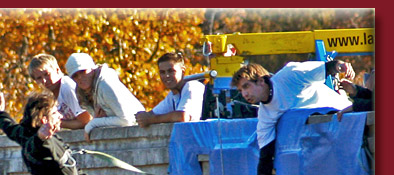 bei Bungee Jumpern im Gorge du Verdon sehr beliebt ist der Absprung von der Brücke Pont sur Artuby, Bild 2 von 6