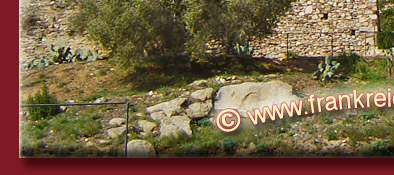 Grimaud, die Burgruine umgeben mit ihren alten Mauern ist einen Besuch wert, Bild 5 von 6