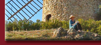 Grimaud, gem&uuml;tliches Verweilen an der M&uuml;hle in der Sonne von S&uuml;dfrankreich, Bild 1 von 6