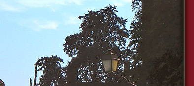 Die alte Kirche von Grimaud in S&uuml;dfrankreich nicht weit von Port Grimaud, Bild 4 von 6