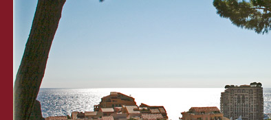 Blick vom Palastfelsen des Fürstentums Monaco an der Cote d' Azur, Bild 3 von 6