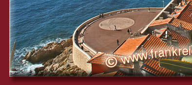 Vom Nizza Schlossberg Blick auf die Sonnenuhr und der Nizza Strandpromenade, Bild 5 von 6
