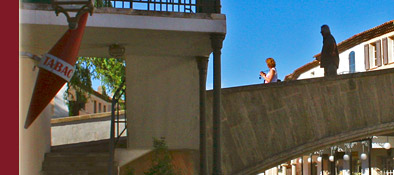 Port Grimaud, gesäumt von kleinen Gassen und Brücken ist Port Grimaud, Bild 3 von 6