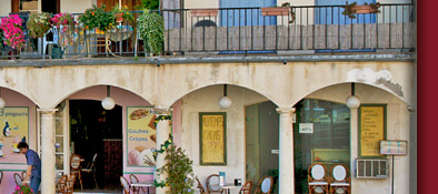 Port Grimaud mit Pastell farbenen Häusern, Spaziergang durch Port Grimaud, Bild 4 von 6