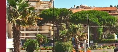 Sainte-Maxime, gesehen vom Hafen die Kirche von Sainte-Maxime, Bild 3 von 6