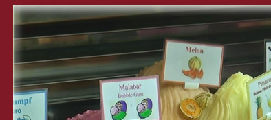 Eiscafe in Sainte-Maxime in Südfrankreich an der Cote d' Azur, Bild 1 von 6