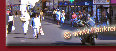 Saint-Tropez Shopping im Hafen, Saint-Tropez hat viel kleine Boutiquen, Bild 5 von 6