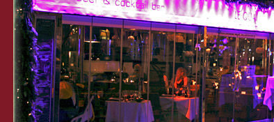 Saint-Tropez Hafen zur Weihnachtszeit, knallig bunte Weihnachten in Saint-Tropez, Bild 3 von 6