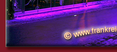 Saint-Tropez Hafen zur Weihnachtszeit, knallig bunte Weihnachten in Saint-Tropez, Bild 5 von 6