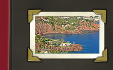 Cote d' Azur, Buchten in roten Felsen an der Cote d' Azur in Südfrankreich