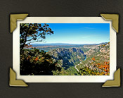 der Fluss Verdon schlängelt sich durch die Schluchten des gorge du Verdon